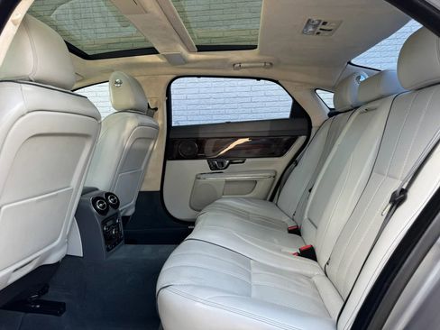 Used 2015 Jaguar XJ L Portfolio RWD image 19
