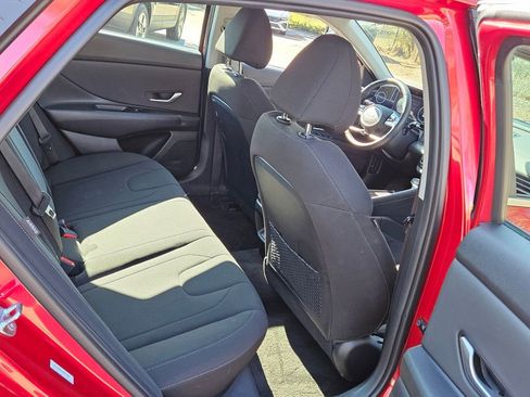 Used 2025 Hyundai Elantra SEL image 14