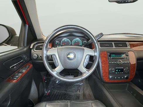 Used 2011 Chevrolet Avalanche LT w/ Luxury Package AWD/4WD image 16