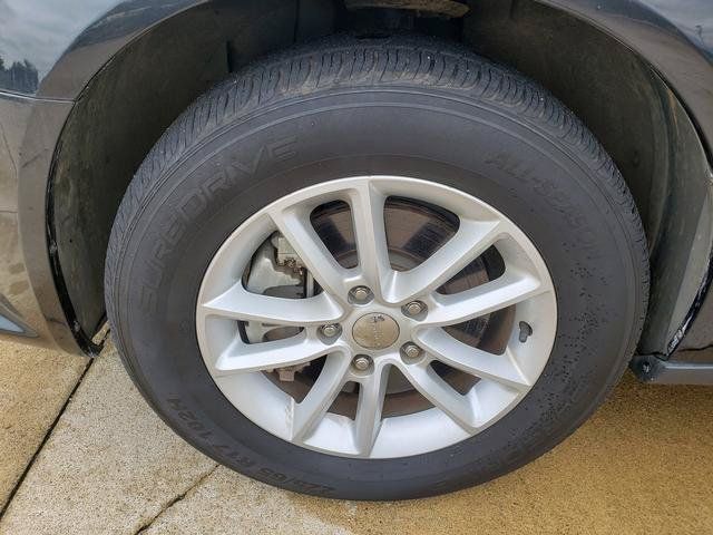 Used 2016 Dodge Grand Caravan SXT FWD image 27