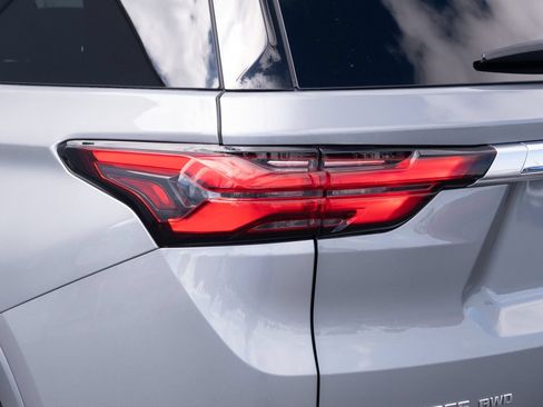 Used 2023 Chevrolet Traverse High Country AWD/4WD image 30
