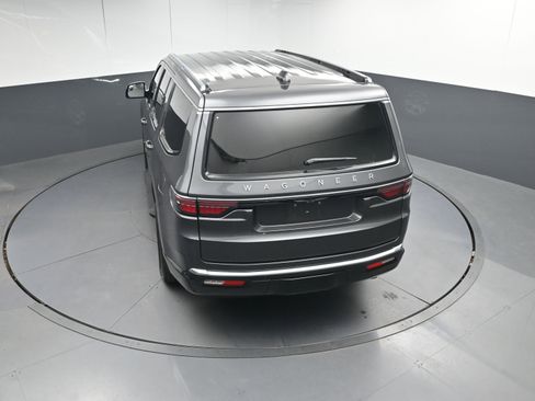 Used 2024 Jeep Wagoneer 2WD image 35