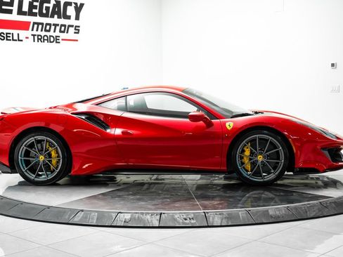 Used 2020 Ferrari 488 Pista Coupe RWD image 8