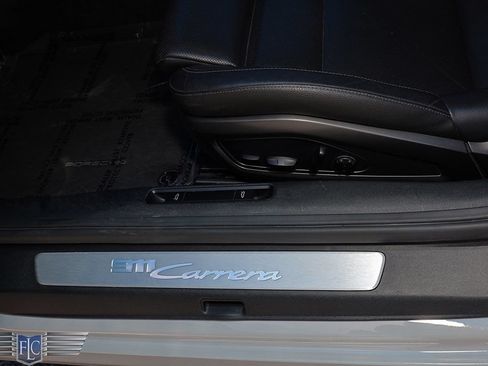 Used 2021 Porsche 911 Carrera image 17