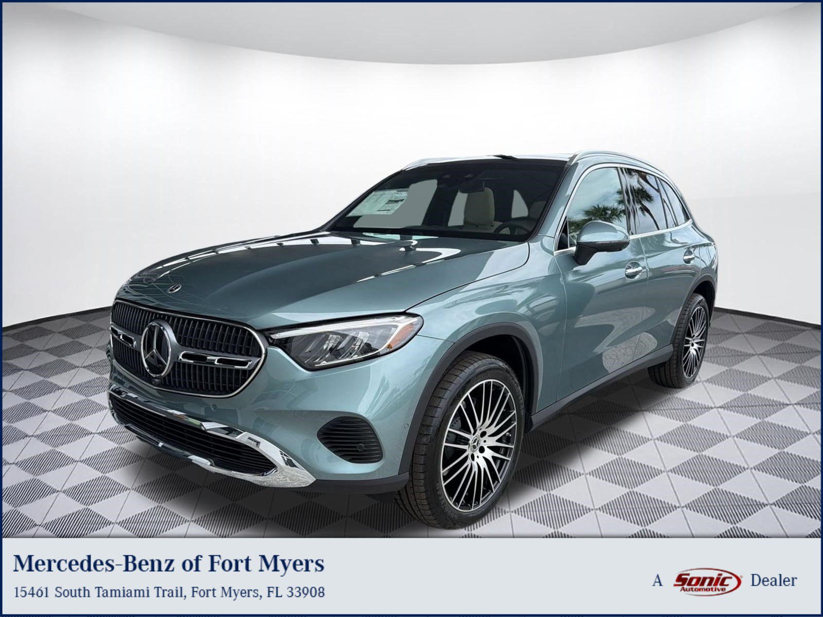 Used 2026 Mercedes-Benz GLC 300 4MATIC image 1