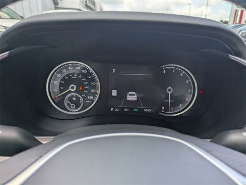 Used 2025 Genesis G70 2.5T image 27