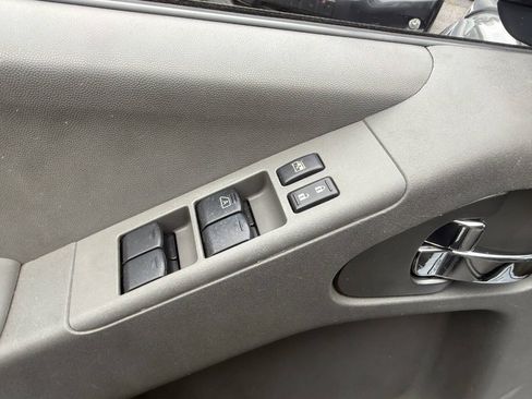 Used 2018 Nissan Frontier SV AWD/4WD image 18