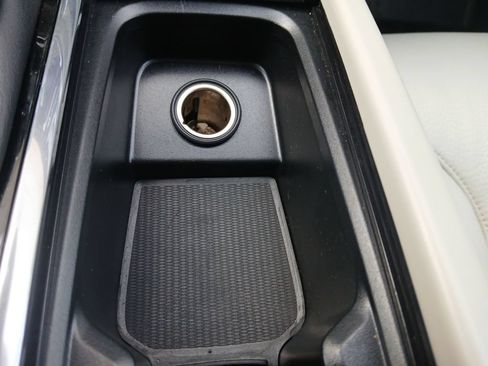 Used 2018 Volvo S90 T5 Momentum w/ Convenience Package FWD image 6