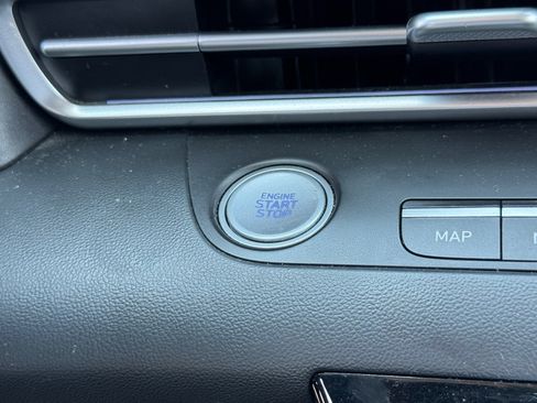 Used 2024 Hyundai Elantra SEL image 28