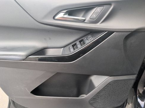Used 2025 Chevrolet Equinox LT FWD image 16
