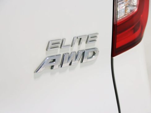 Used 2022 Honda Pilot Elite image 11