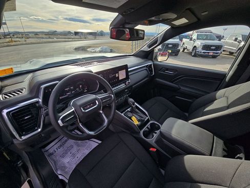 Used 2024 GMC Canyon Elevation w/ Convenience Package image 12