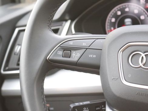 Used 2025 Audi Q5 2.0T Premium w/ Convenience Plus Package image 21