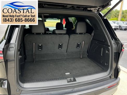 Used 2025 Chevrolet Traverse LT AWD/4WD image 20