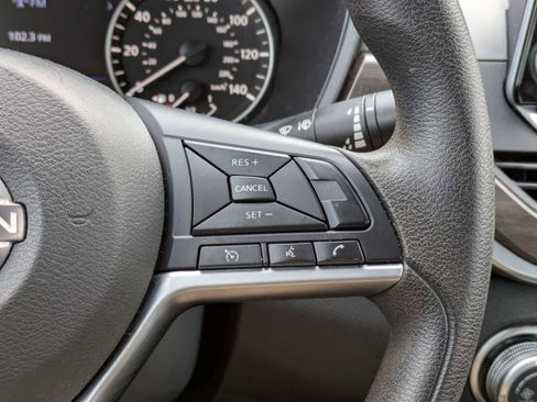 Used 2023 Nissan Altima 2.5 SV FWD image 23