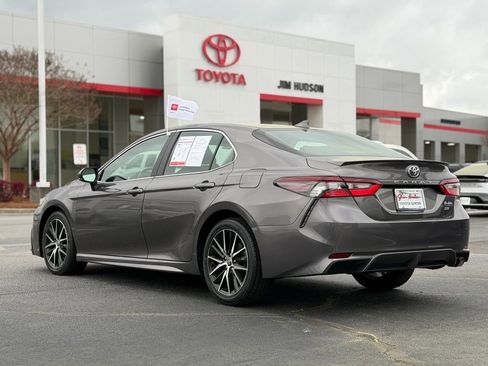 Used 2024 Toyota Camry SE image 6