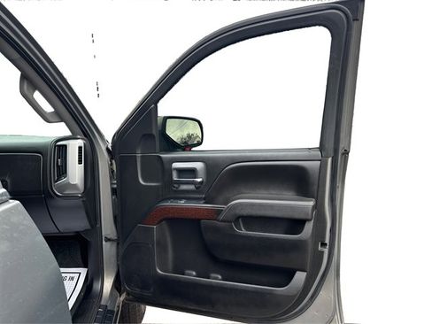 Used 2017 GMC Sierra 1500 SLE image 28