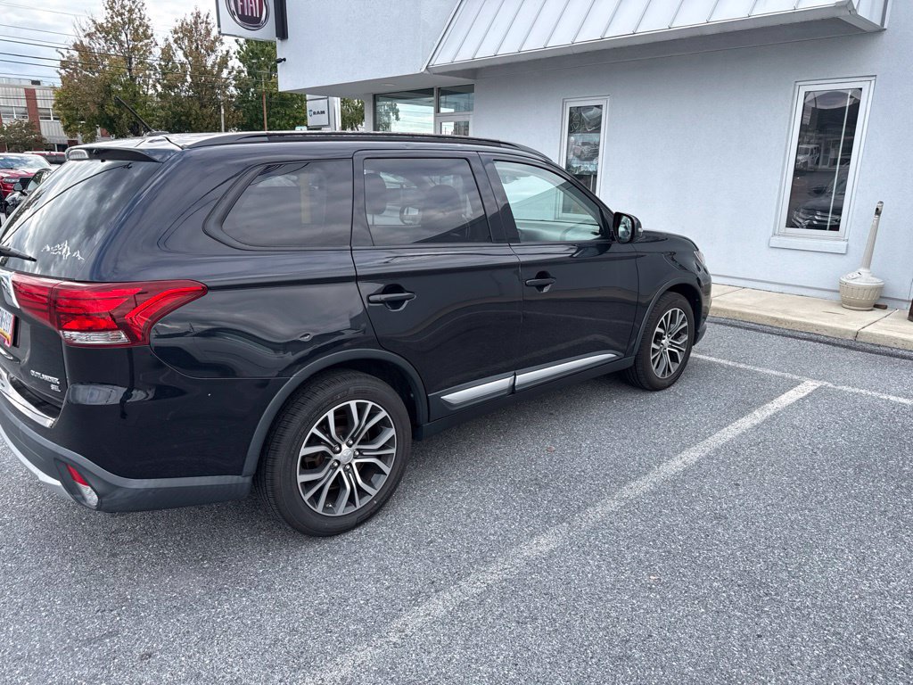 Used 2016 Mitsubishi Outlander SE AWD/4WD image 5