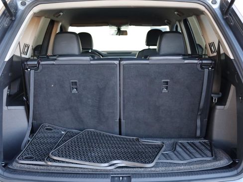 Used 2019 Volkswagen Atlas SE w/ Towing Package FWD image 12