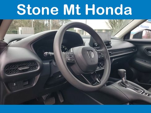 Used 2023 Honda HR-V LX image 17