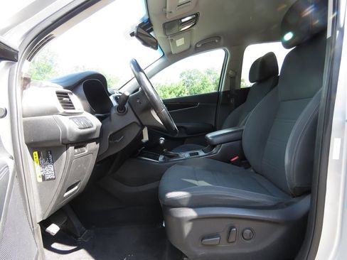 Used 2017 Kia Sorento AWD w/ LX V6 Convenience Package image 10
