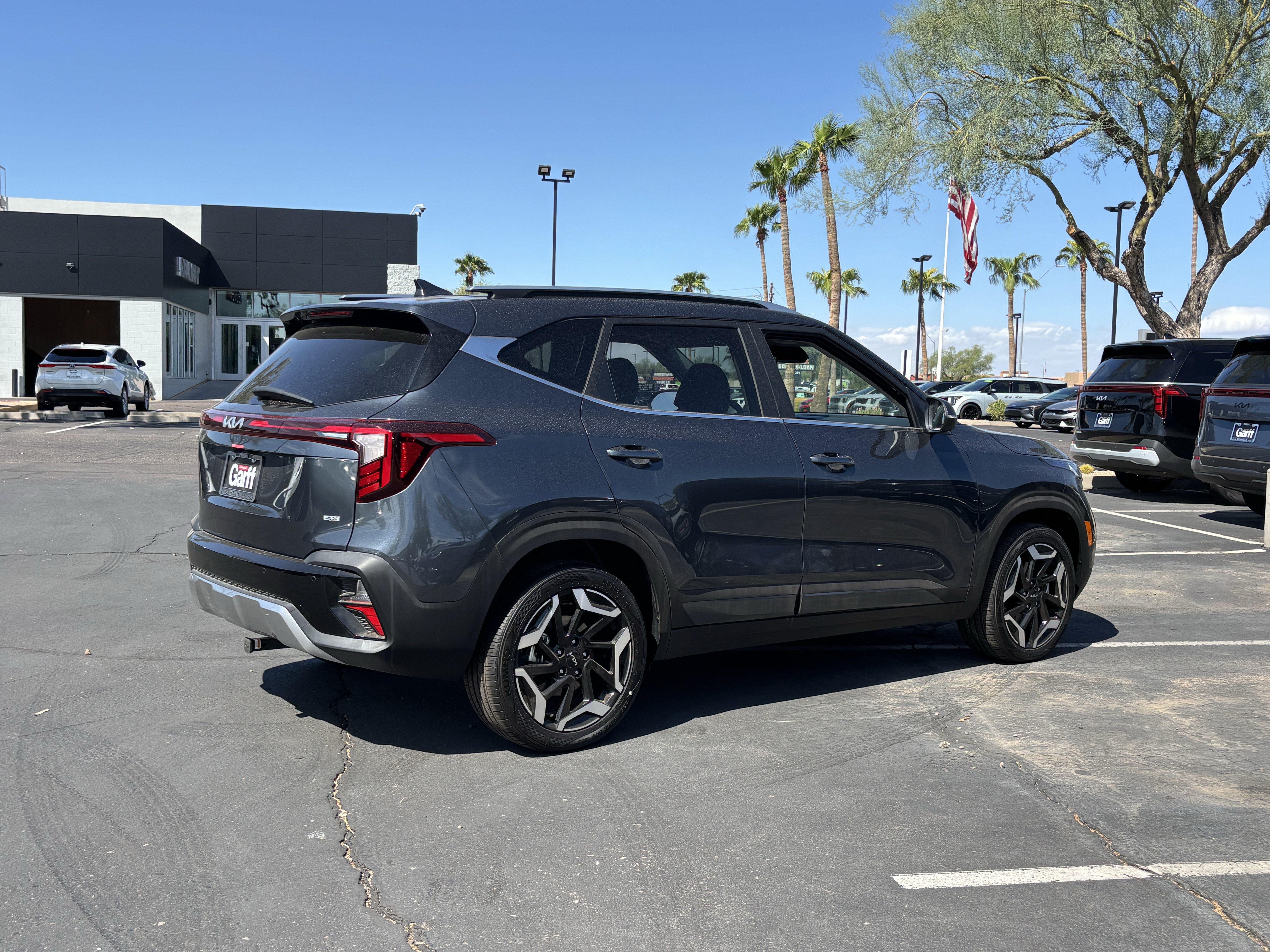 New 2026 Kia Seltos SX w/ SX Sunroof Package AWD/4WD image 3