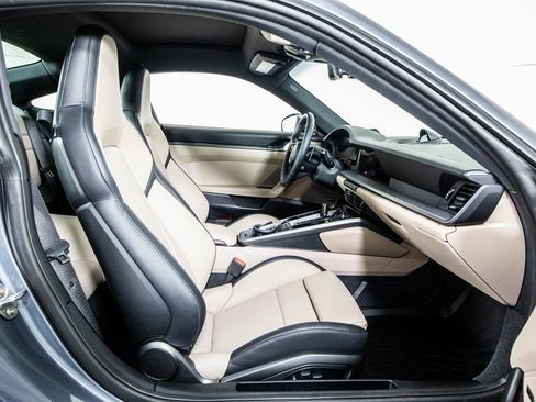 Used 2025 Porsche 911 Carrera image 9