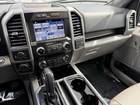 Used 2017 Ford F150 Lariat w/ Equipment Group 502A Luxury AWD/4WD image 28