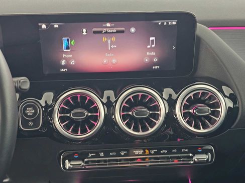 Certified 2025 Mercedes-Benz GLA 250 image 25