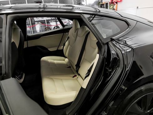 Used 2023 Tesla Model S Standard Range image 32