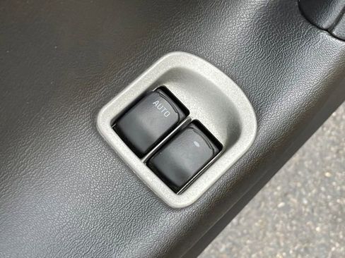 Used 2007 Pontiac Solstice Convertible w/ Premium Package image 14