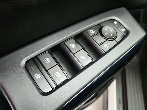 Used 2024 Nissan Pathfinder S AWD/4WD image 22