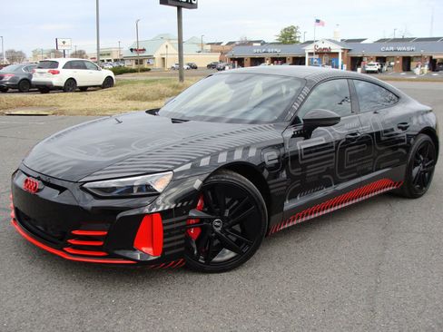 Used 2023 Audi RS e-tron GT image 3