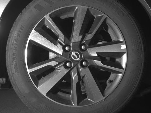 Used 2025 Nissan Versa SV image 13