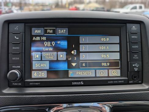 Used 2015 Chrysler Town & Country Touring w/ Driver Convenience Group image 25