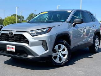Used 2023 Toyota RAV4 LE AWD/4WD video 1