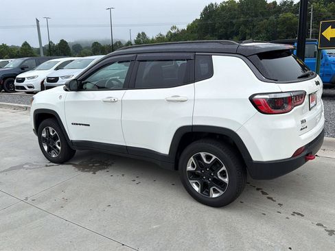 Used 2017 Jeep Compass Trailhawk w/ Leather Interior Group AWD/4WD image 6