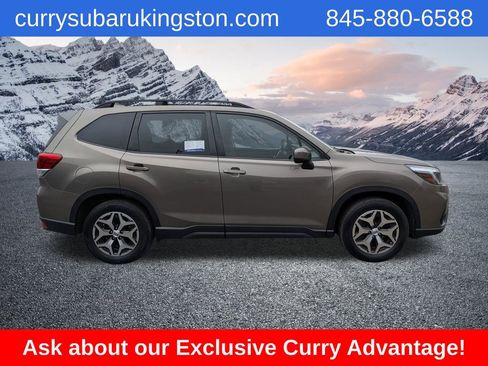 Used 2020 Subaru Forester Premium image 2
