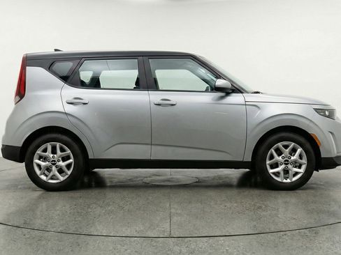 Used 2025 Kia Soul LX w/ LX Technology Package image 11
