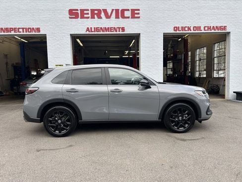 Used 2025 Honda HR-V Sport image 1