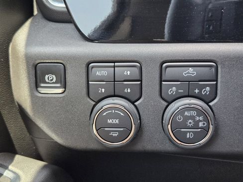Used 2025 Chevrolet Silverado 1500 RST w/ Convenience Package II AWD/4WD image 24