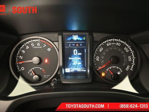 Used 2023 Toyota Tacoma SR AWD/4WD image 12