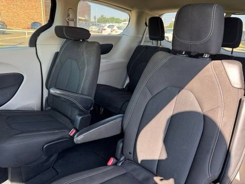 Used 2023 Chrysler Voyager LX FWD image 12