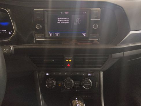 Used 2024 Volkswagen Jetta SE image 25