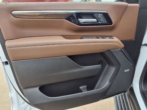 New 2026 Chevrolet Tahoe High Country AWD/4WD image 15