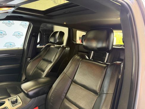 Used 2019 Jeep Grand Cherokee Limited w/ Trailer Tow Group IV image 16