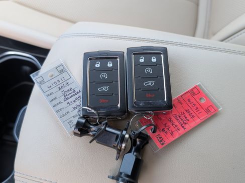 Used 2024 Jeep Grand Cherokee Limited w/ Luxury Tech Group II RWD image 38