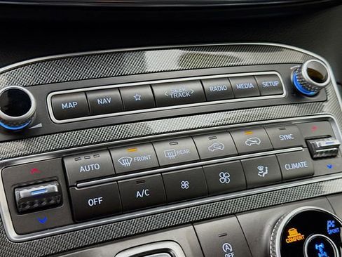 Used 2023 Hyundai Santa Fe SEL image 16