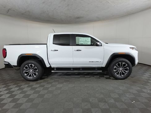 New 2026 GMC Canyon Denali AWD/4WD image 4