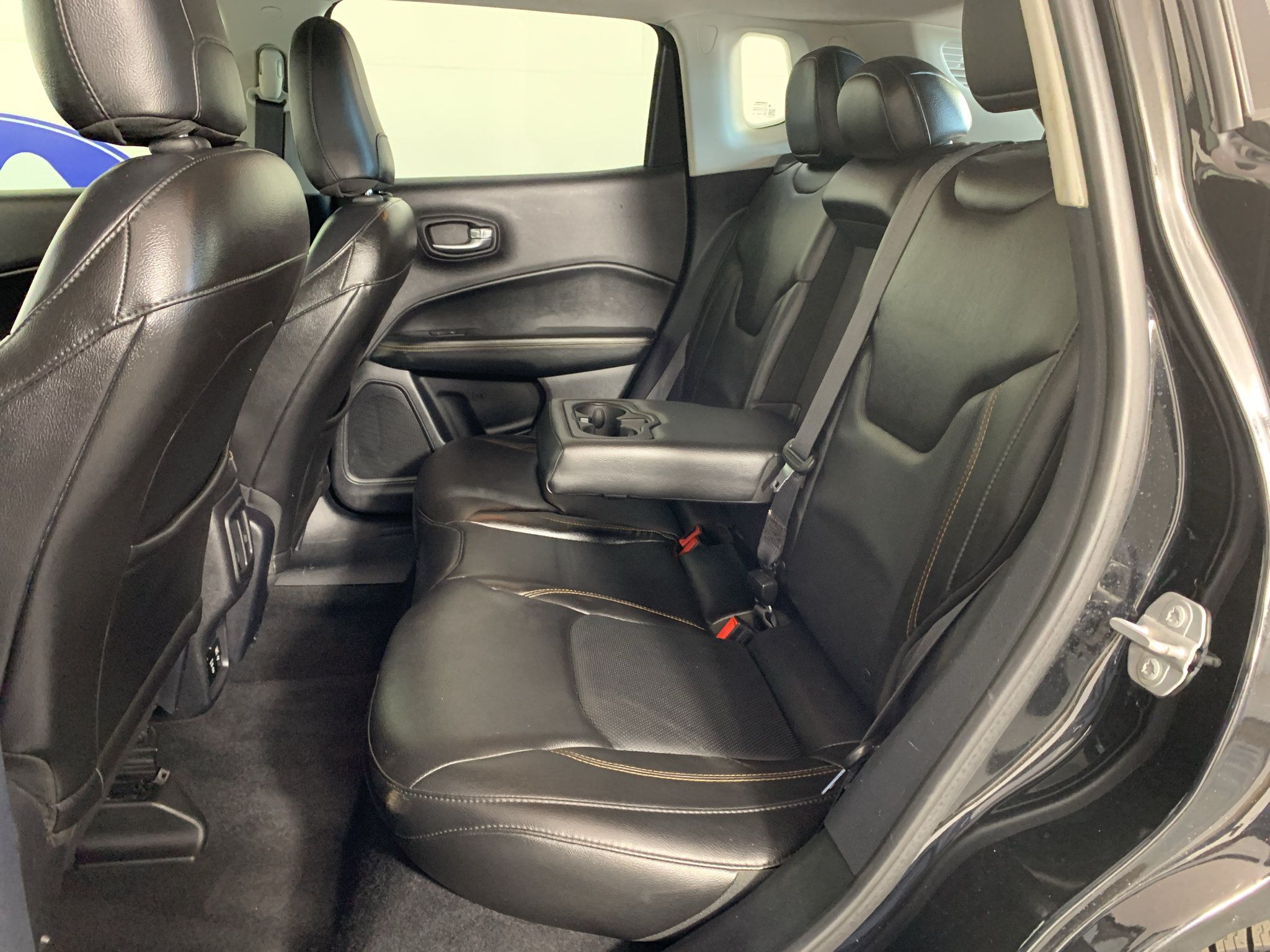 Used 2018 Jeep Compass Limited w/ Navigation Group AWD/4WD image 30